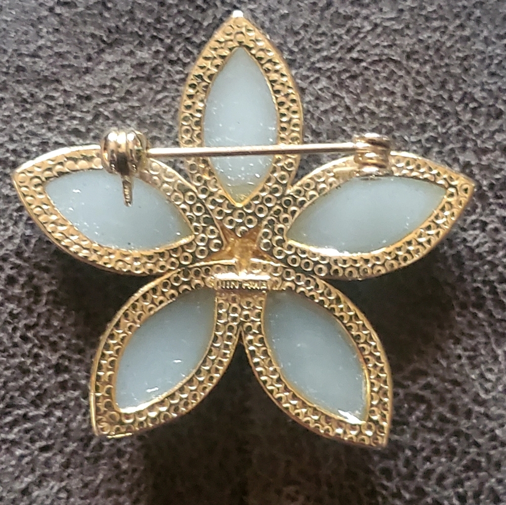 Mid Century Floral Brooch by Jiin Hwa Signed Aqua Turquoise Green - Picture 2 of 4